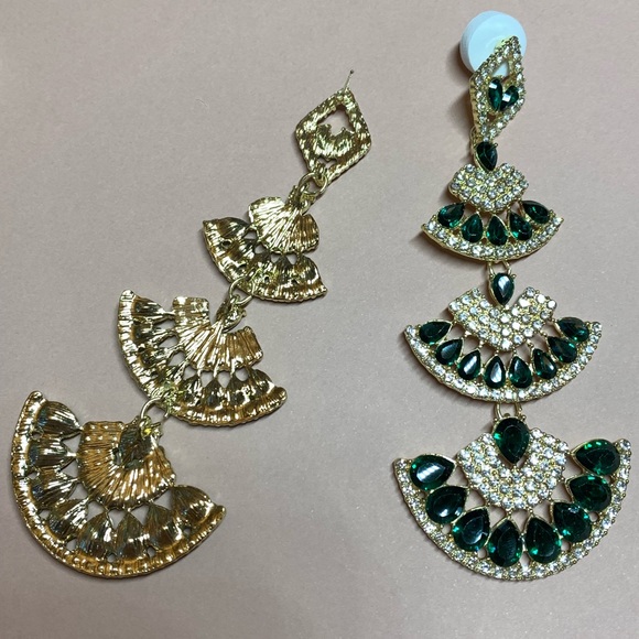 Green Crystals Rhinestone Long Drop Earrings - Picture 6 of 7